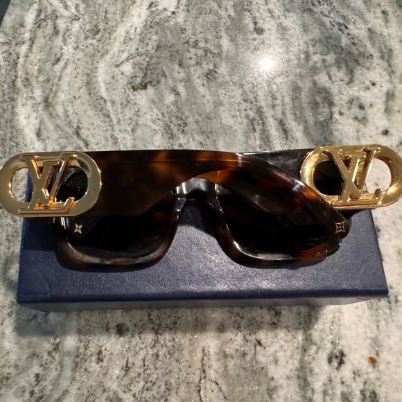 Louis Vuitton Acetate LV Link Square Sunglasses Z1479W Dark Tortoise - Picture 5 of 10